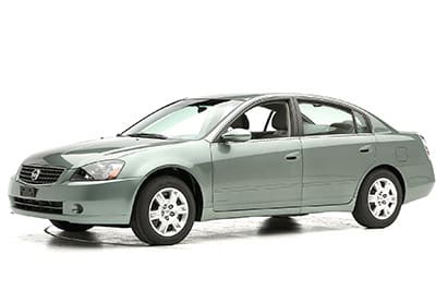 Diagrama de fusibles Nissan Altima (L31; 2002-2006) en español