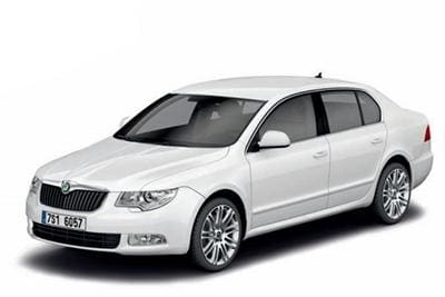 Diagrama de fusibles Skoda Superb (B6/3T; 2008-2015) en español