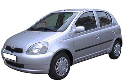 Diagrama de fusibles Toyota Yaris/Echo/Vitz (XP10; 1999-2005) en español